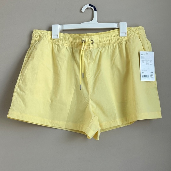 NWT Athleta Midday Mid Rise Poplin Shorts Women’s Size XL - Citron/Yellow - Picture 2 of 10